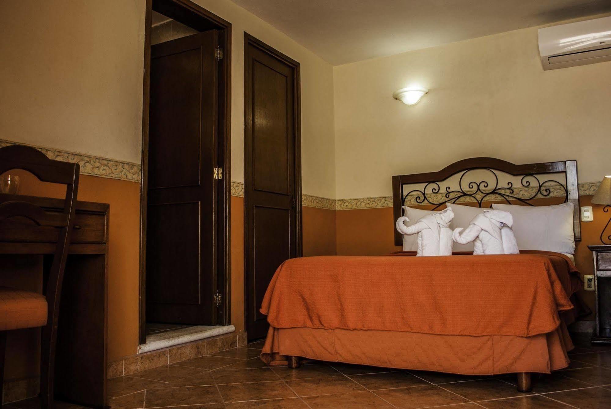 Maya Campeche Hotel Екстериор снимка